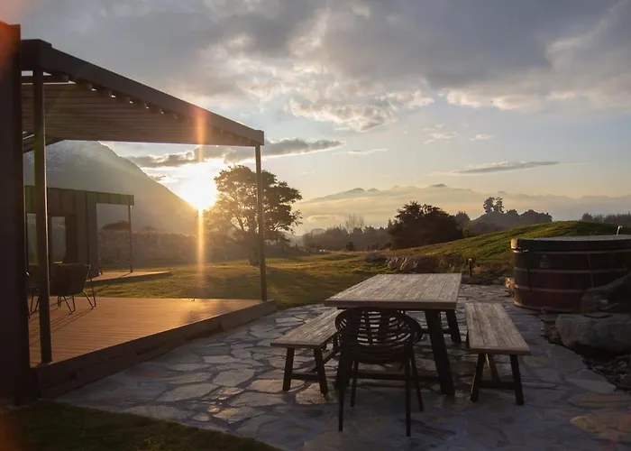 Luxury Passive House On A 50 Acre Lakeside Farm Wanaka