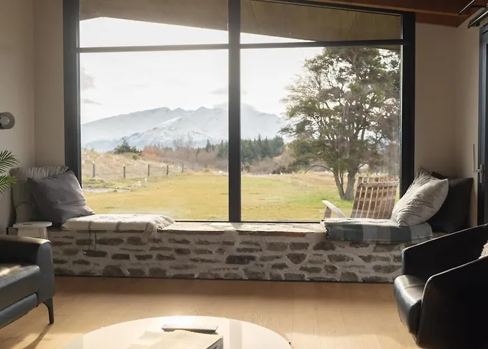 Luxury Passive House On A 50 Acre Lakeside Farm Wanaka