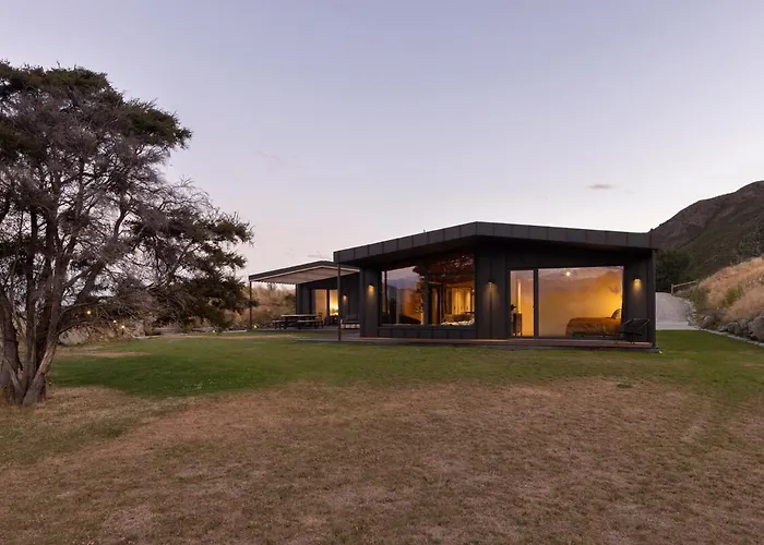 Luxury Passive House On A 50 Acre Lakeside Farm * Wanaka