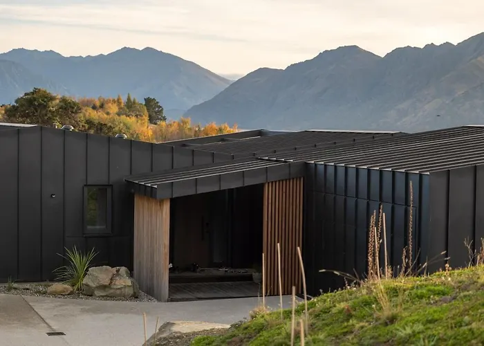 Luxury Passive House On A 50 Acre Lakeside Farm Wanaka