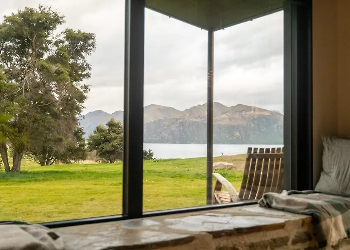 Luxury Passive House On A 50 Acre Lakeside Farm * Wanaka