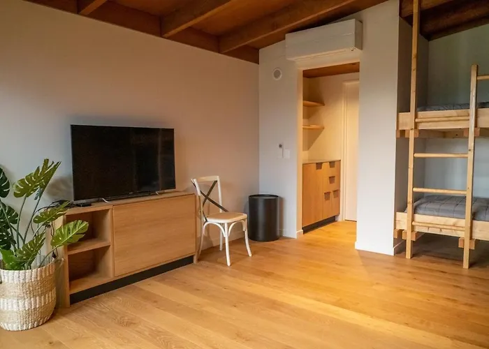 Luxury Passive House On A 50 Acre Lakeside Farm Wanaka