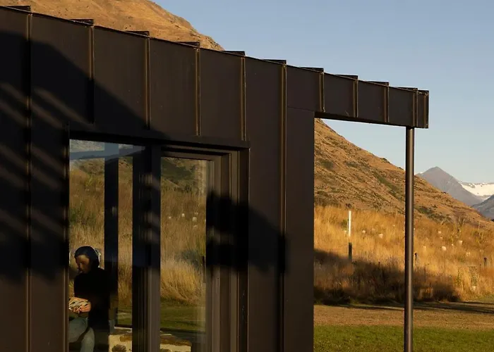 Luxury Passive House On A 50 Acre Lakeside Farm * Wanaka