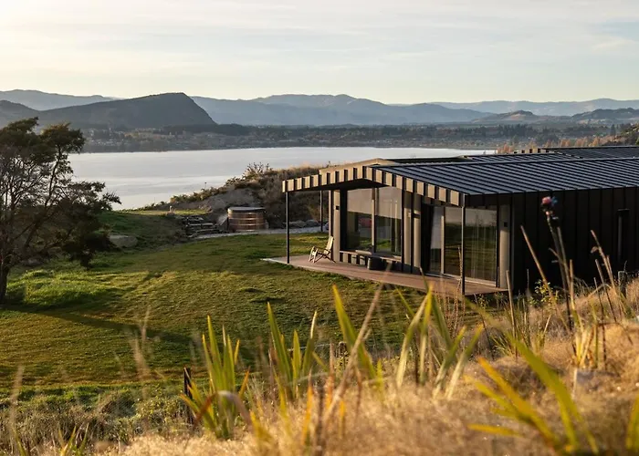 Villa Luxury Passive House On A 50 Acre Lakeside Farm