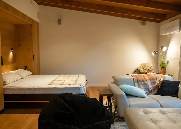 Luxury Passive House On A 50 Acre Lakeside Farm * Wanaka
