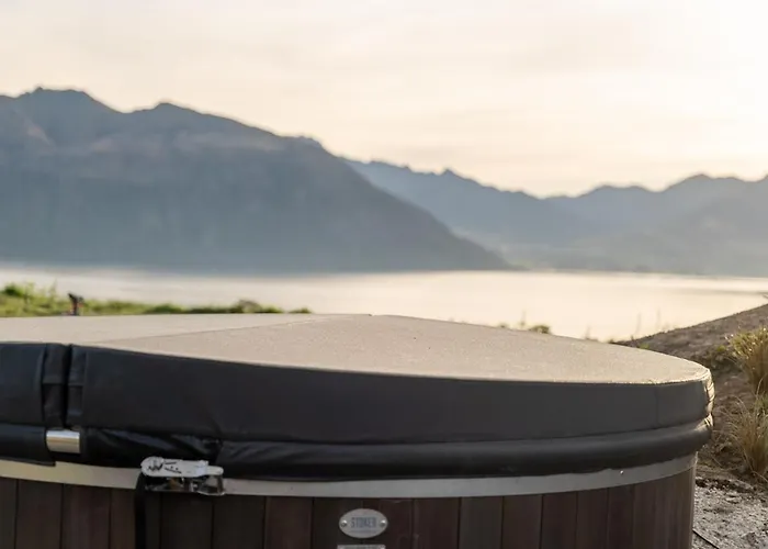 Luxury Passive House On A 50 Acre Lakeside Farm Wanaka