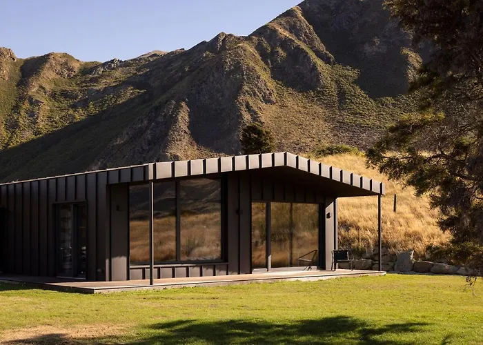 Luxury Passive House On A 50 Acre Lakeside Farm * Wanaka